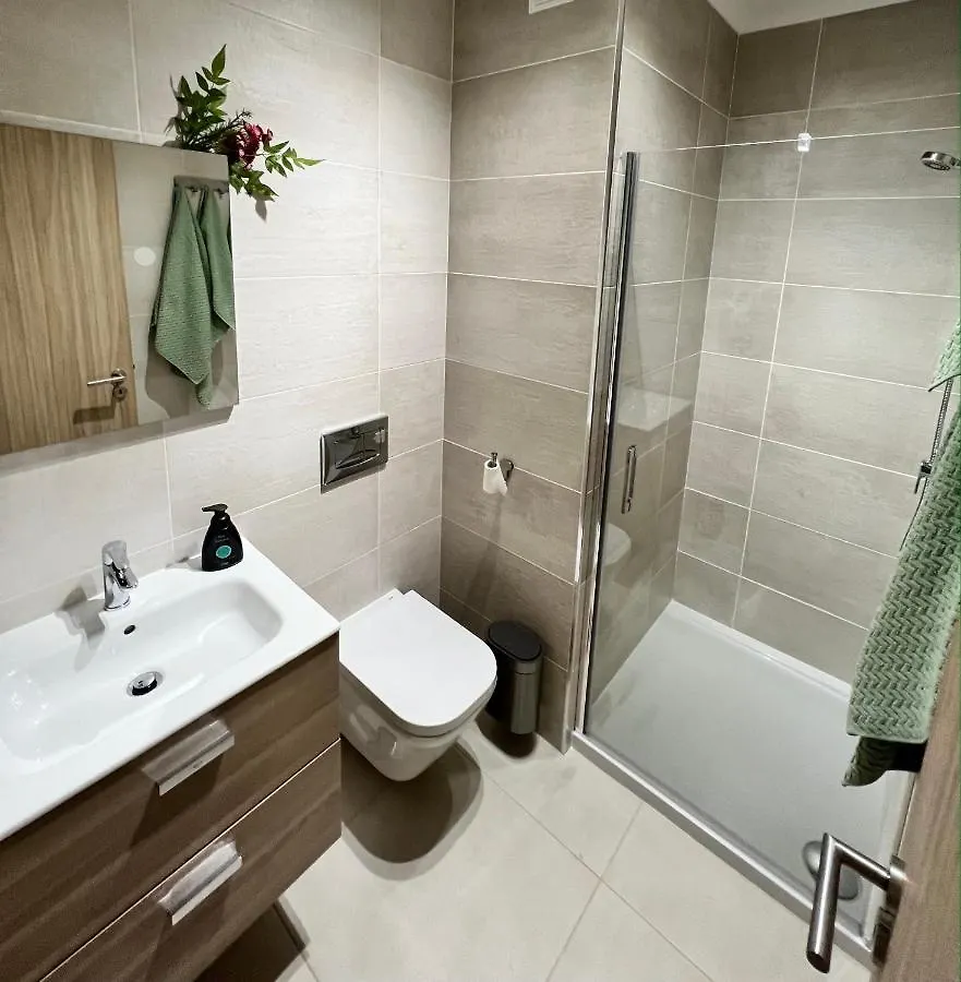 Mcrame Design Apt Sea View, Beachfront, Swimming Pool, 2Bdr, 2Bar, 6 Pax, Praia Da Rocha Portimao