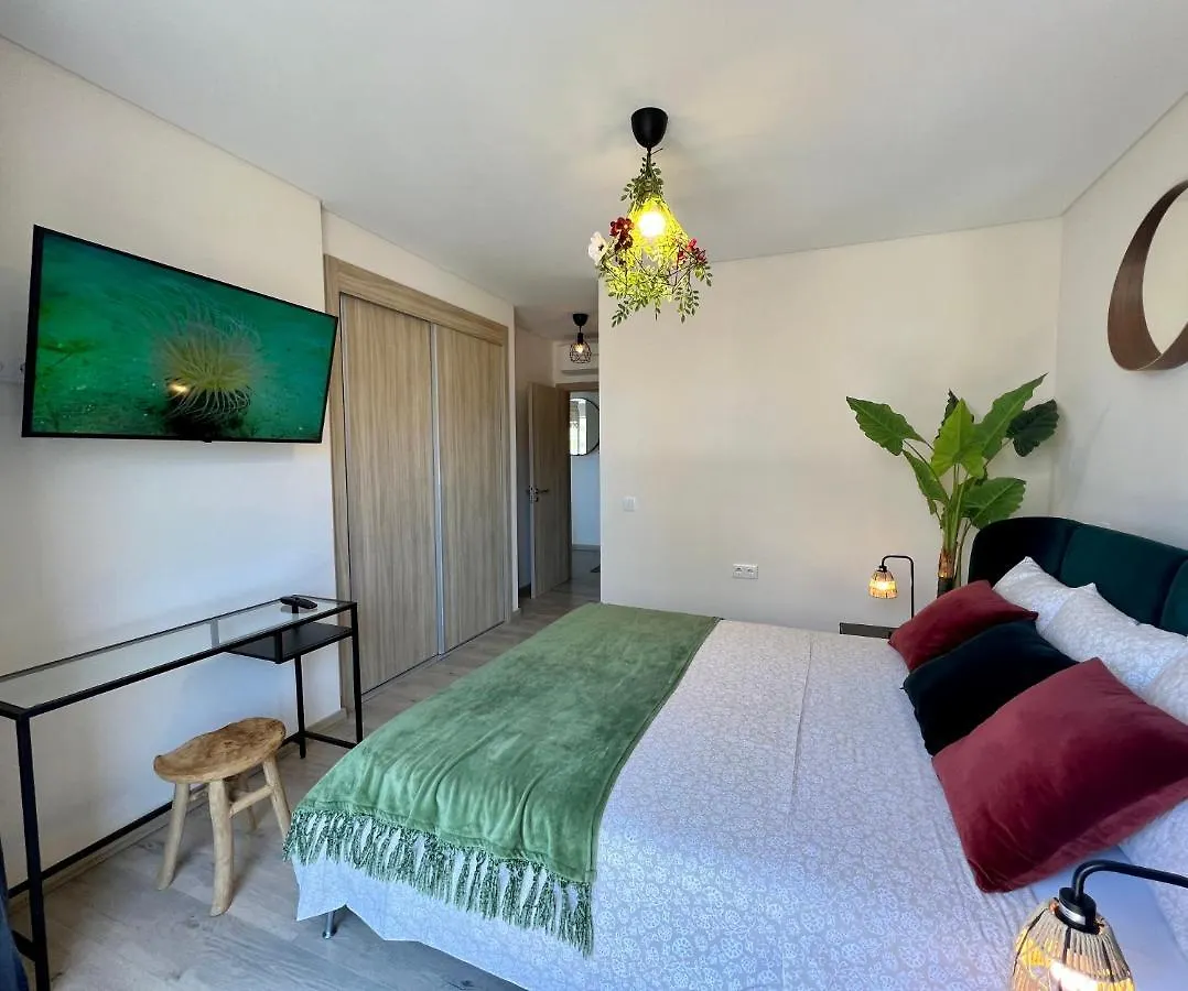 Apartment Mcrame Design Apt Sea View, Beachfront, Swimming Pool, 2Bdr, 2Bar, 6 Pax, Praia Da Rocha Portimao