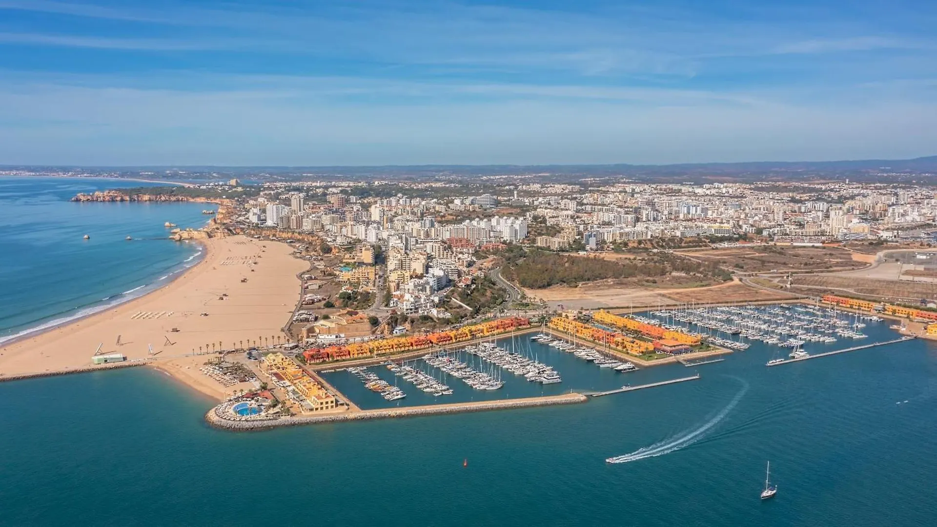 Apartment Mcrame Design Apt Sea View, Beachfront, Swimming Pool, 2Bdr, 2Bar, 6 Pax, Praia Da Rocha Portimao